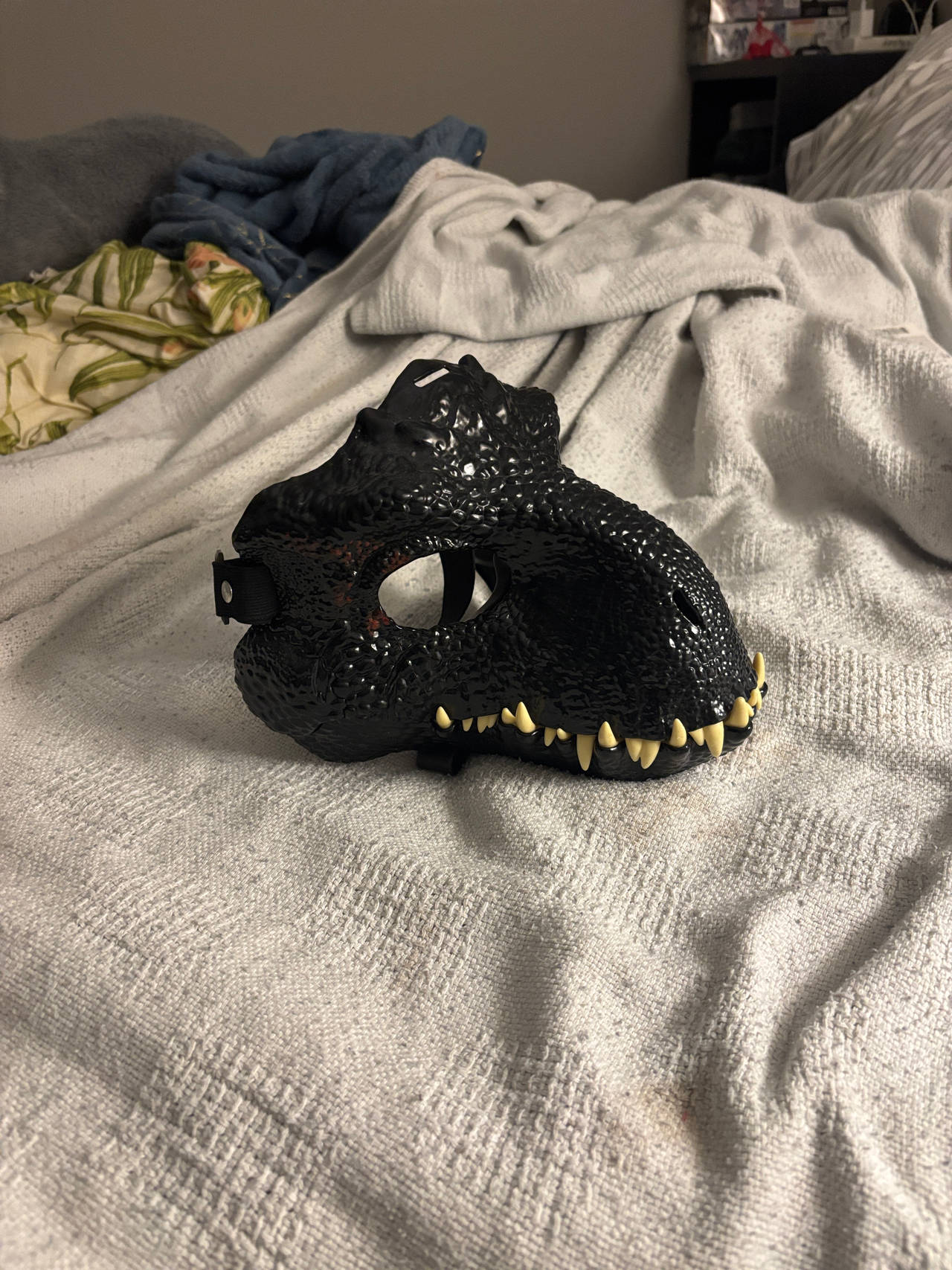 Jurassic World Indoraptor Mask