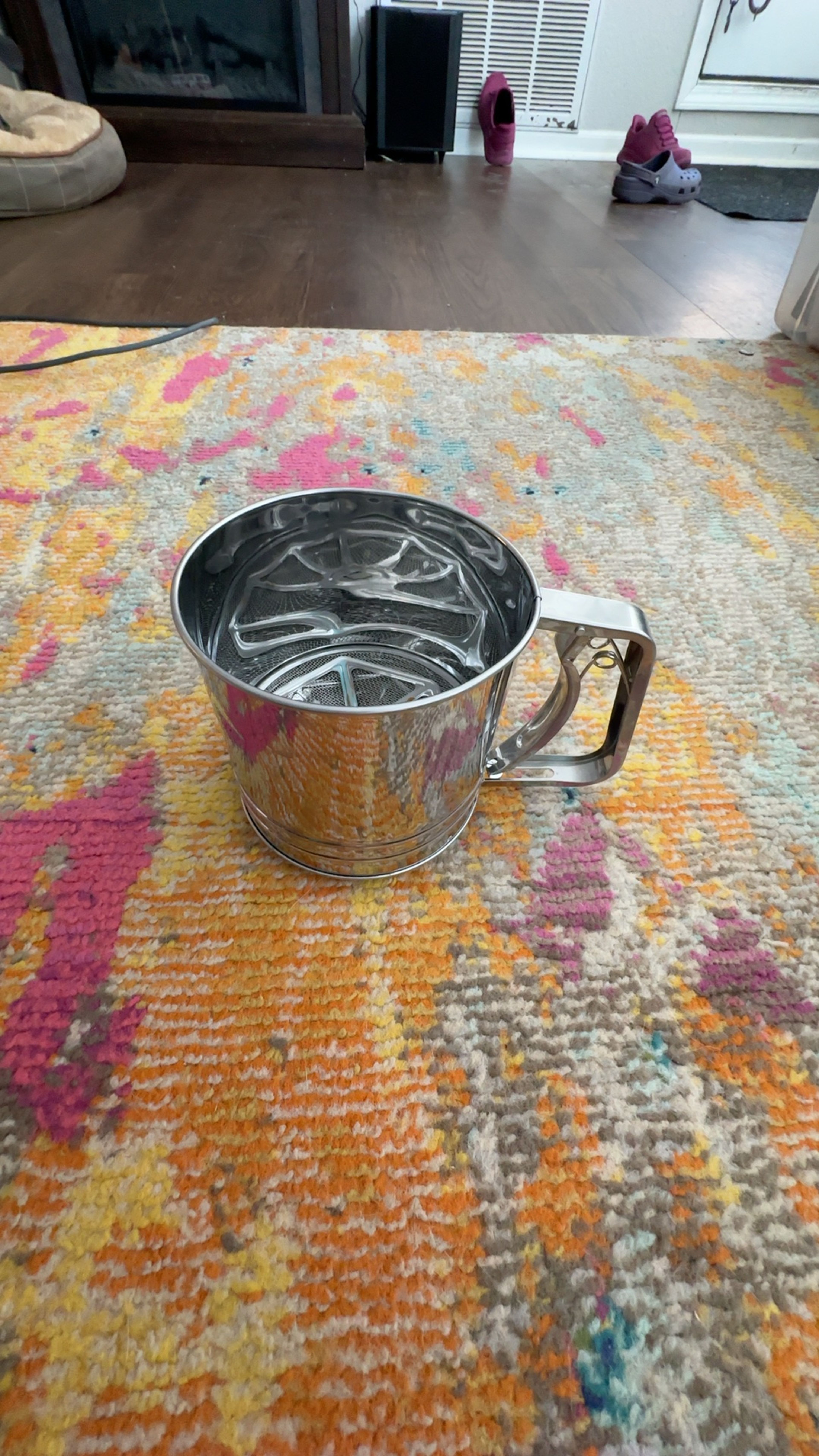 Stainless Steel Hand Squeeze Flour Sifter 3-Cup - Image 5