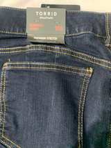 Torrid Dark Wash Skinny Jeans and colorful top
Pants size 20 shirt XL - Image 7