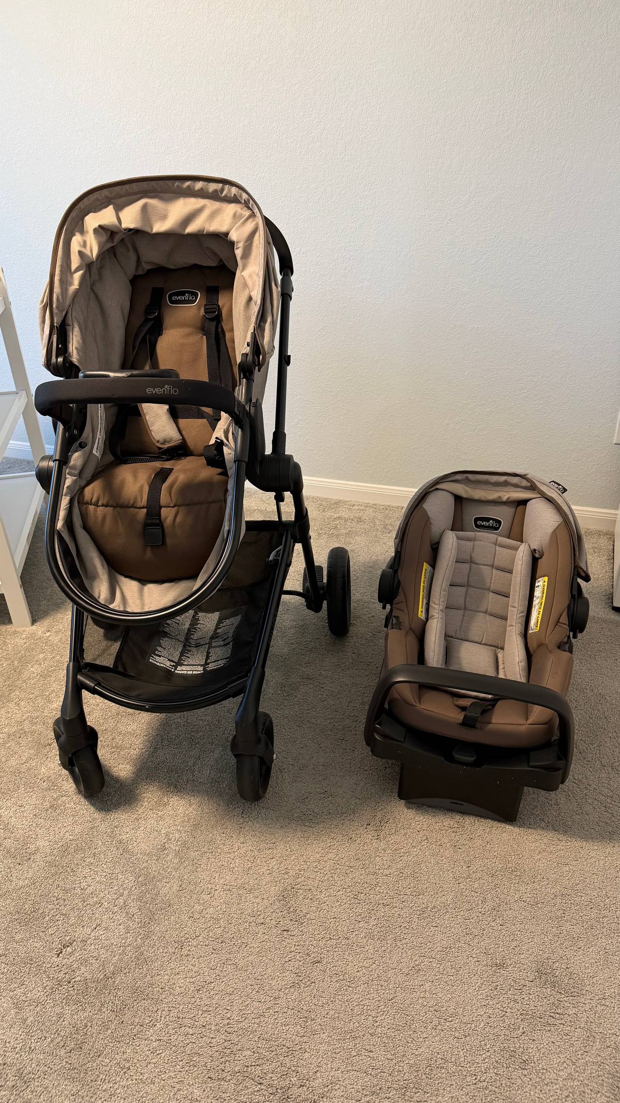 Evenflo Pivot Modular Travel System