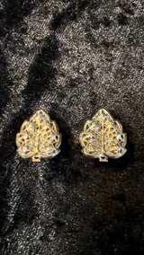 Vintage Gold Tone Filigree Leaf Clip-On Earrings - Image 1