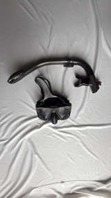 Aqua Lung Look Mask and Snorkel Set - Image 1