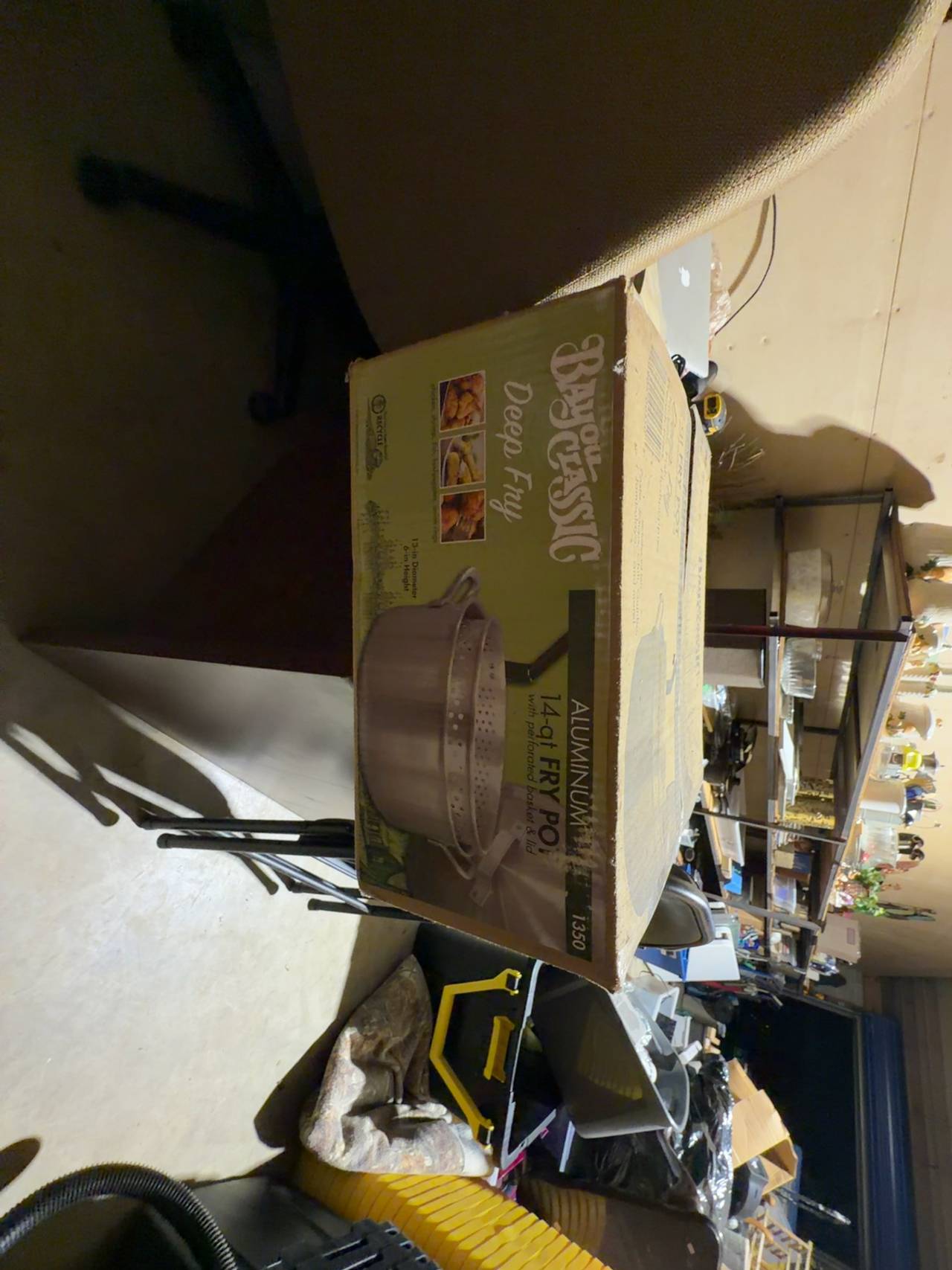 Bayou Classic Aluminum Fry Pot with Basket