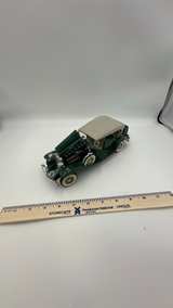 Franklin Mint 1932 Cadillac V-16 Phaeton 1:24 Scale - Image 6