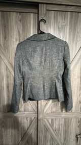The Limited Gray Textured Cropped Blazer size 2 Jacket Business Casual - Image 3