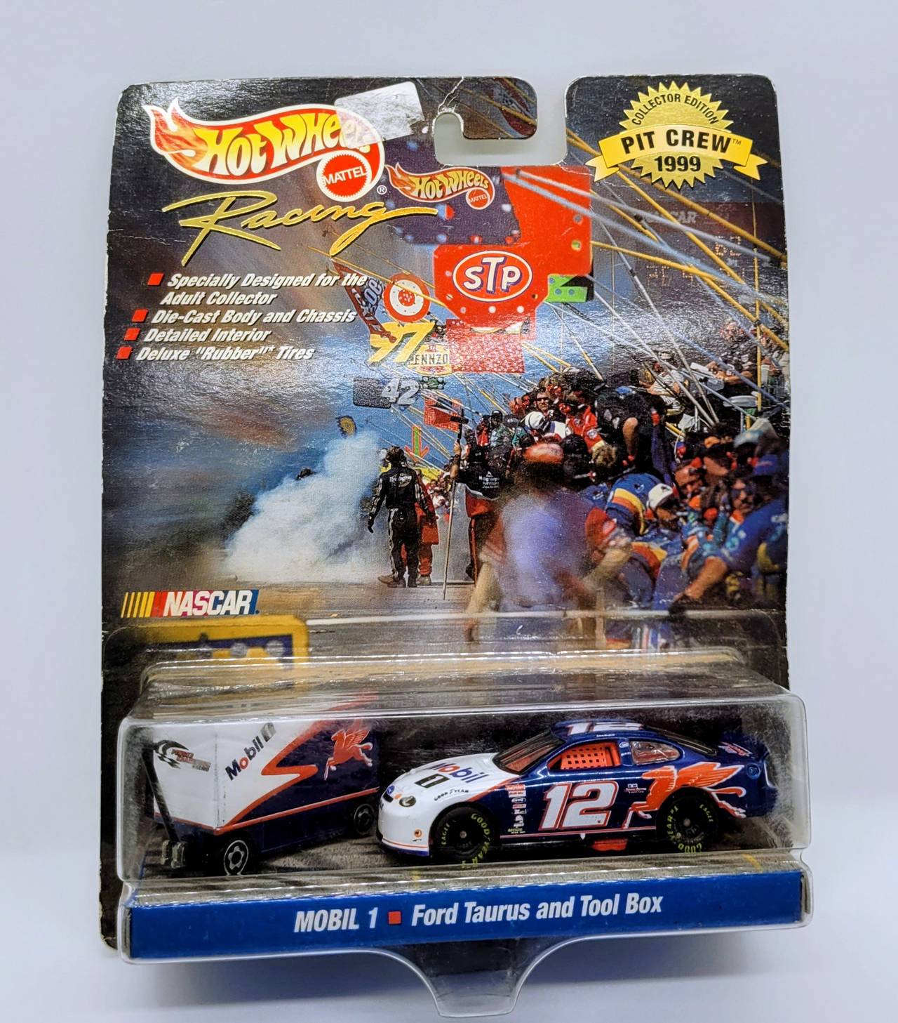 Hot Wheels Racing Pit Crew 1999 Mobil 1 Ford Taurus and Tool Box