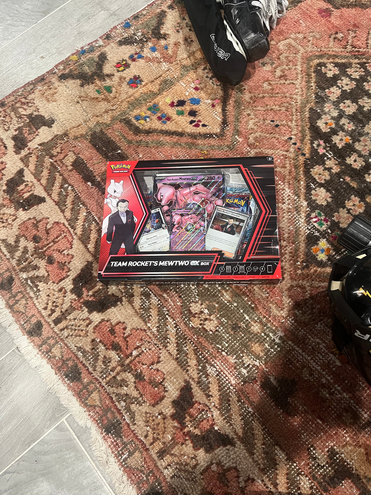 Pokémon TCG: Team Rocket's Mewtwo ex Box