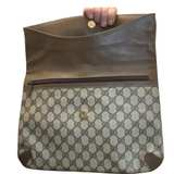 Gucci GG Supreme Canvas Shoulder Bag - Image 5