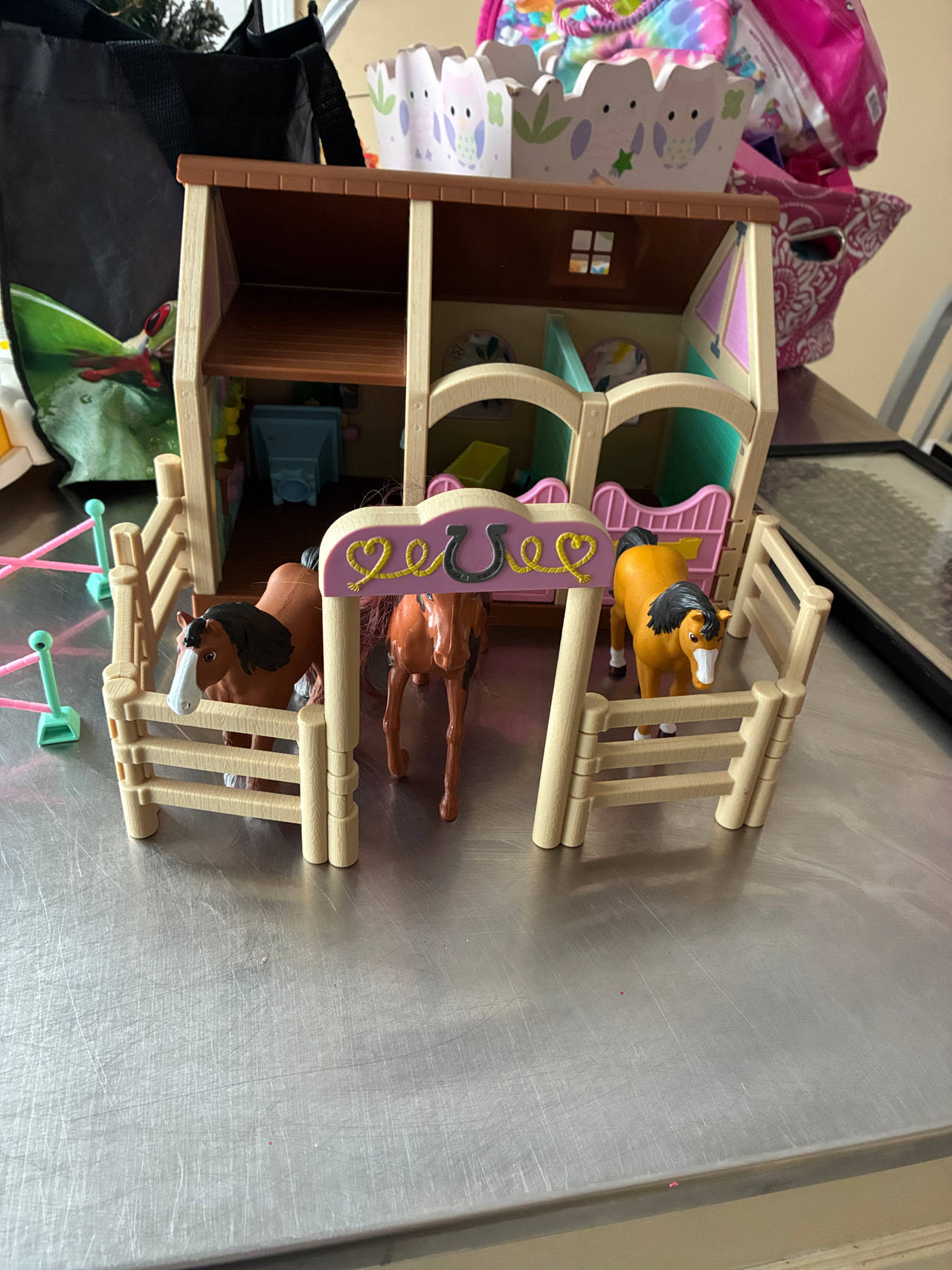 Breyer Stablemates Horse Lover's Stable and Horses