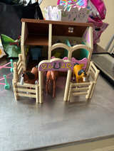 Breyer Stablemates Horse Lover's Stable and Horses - Image 1