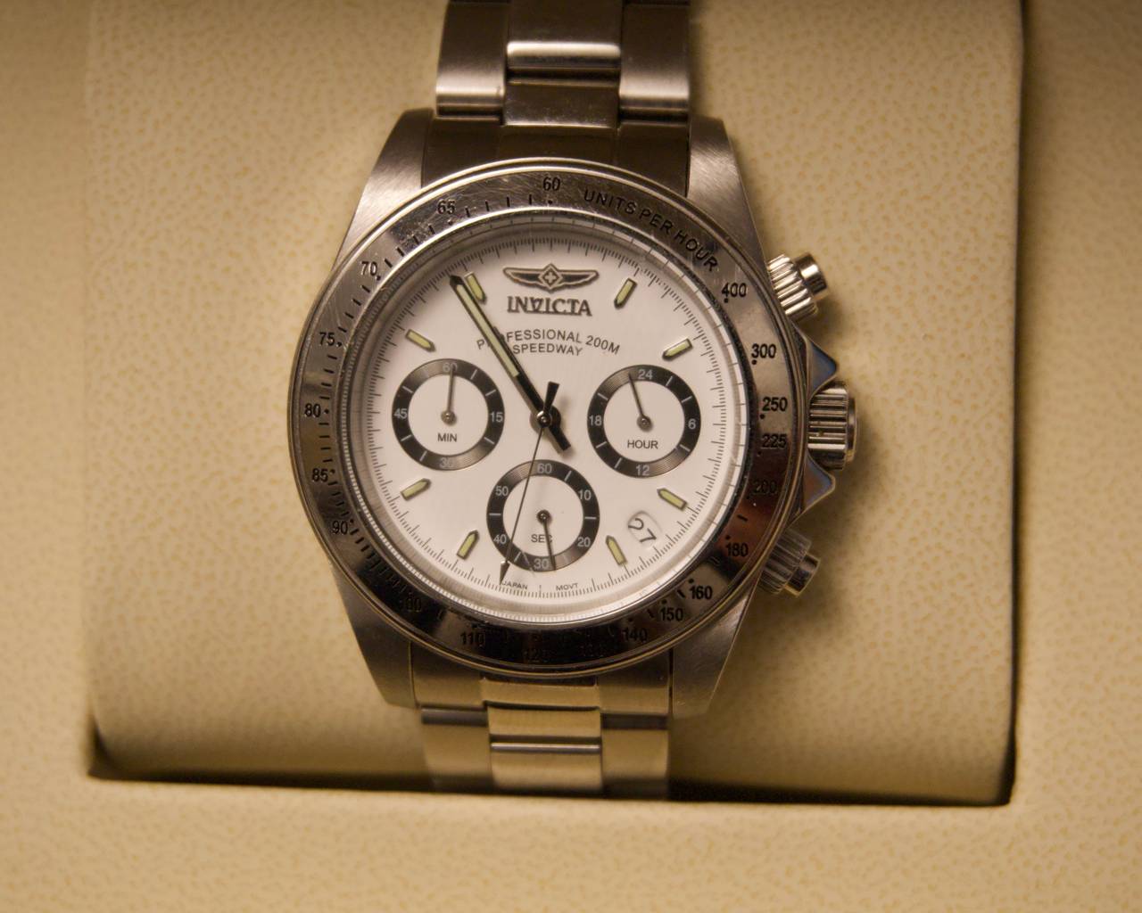 Invicta Pro Diver 8927 “Speedway” Automatic, 200 m, Exhibition Edition