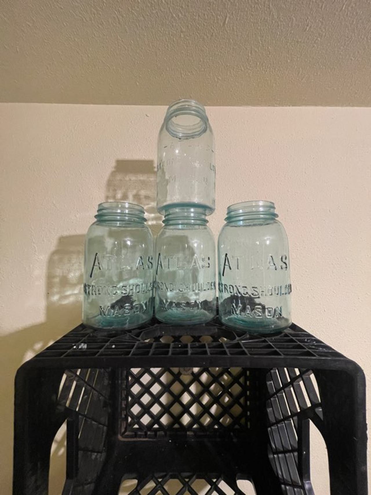 Atlas Strong Shoulder Mason Jar