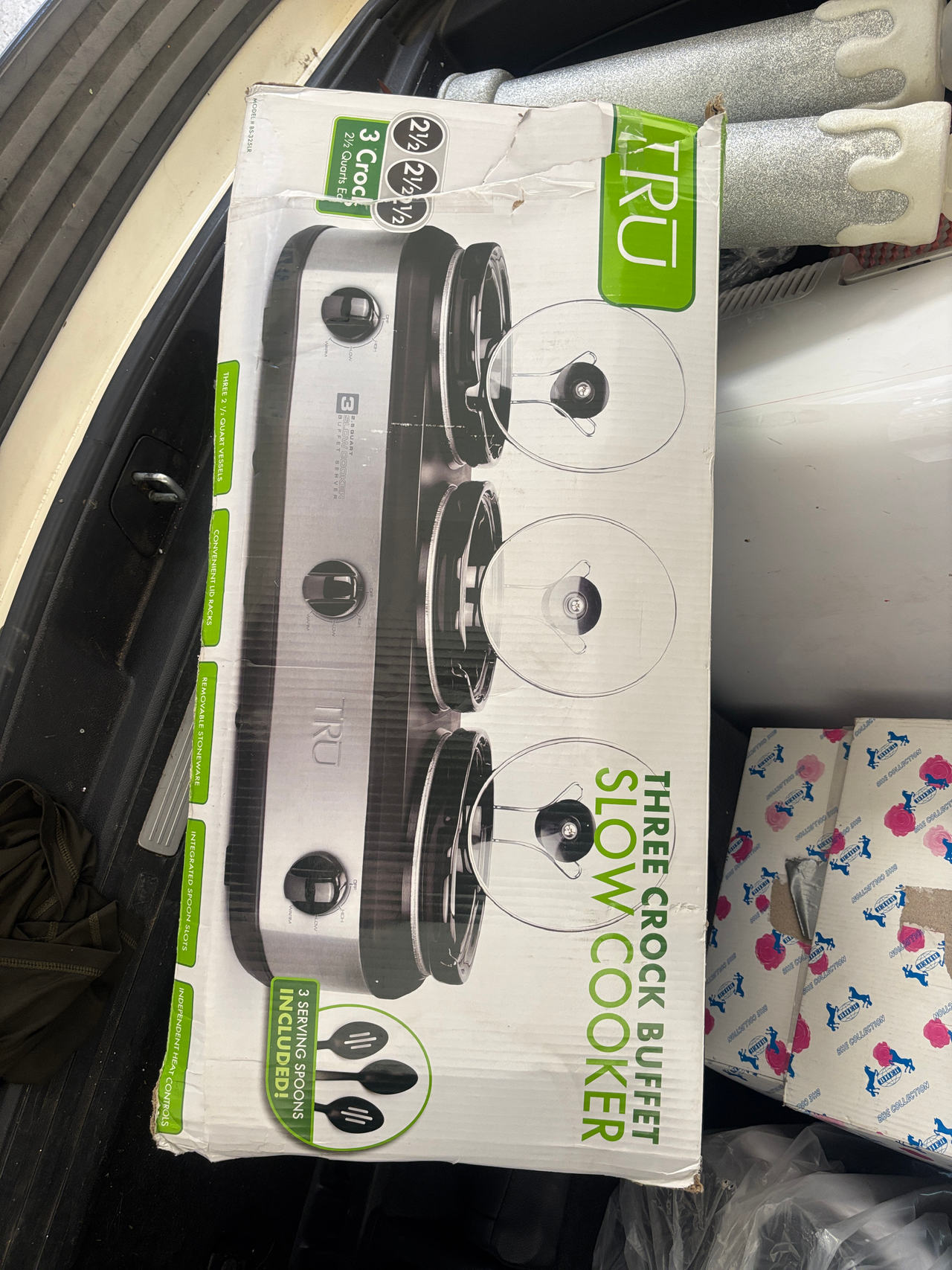 TRU Three Crock Buffet Slow Cooker NEW NEVER USED STILL IN BOX 