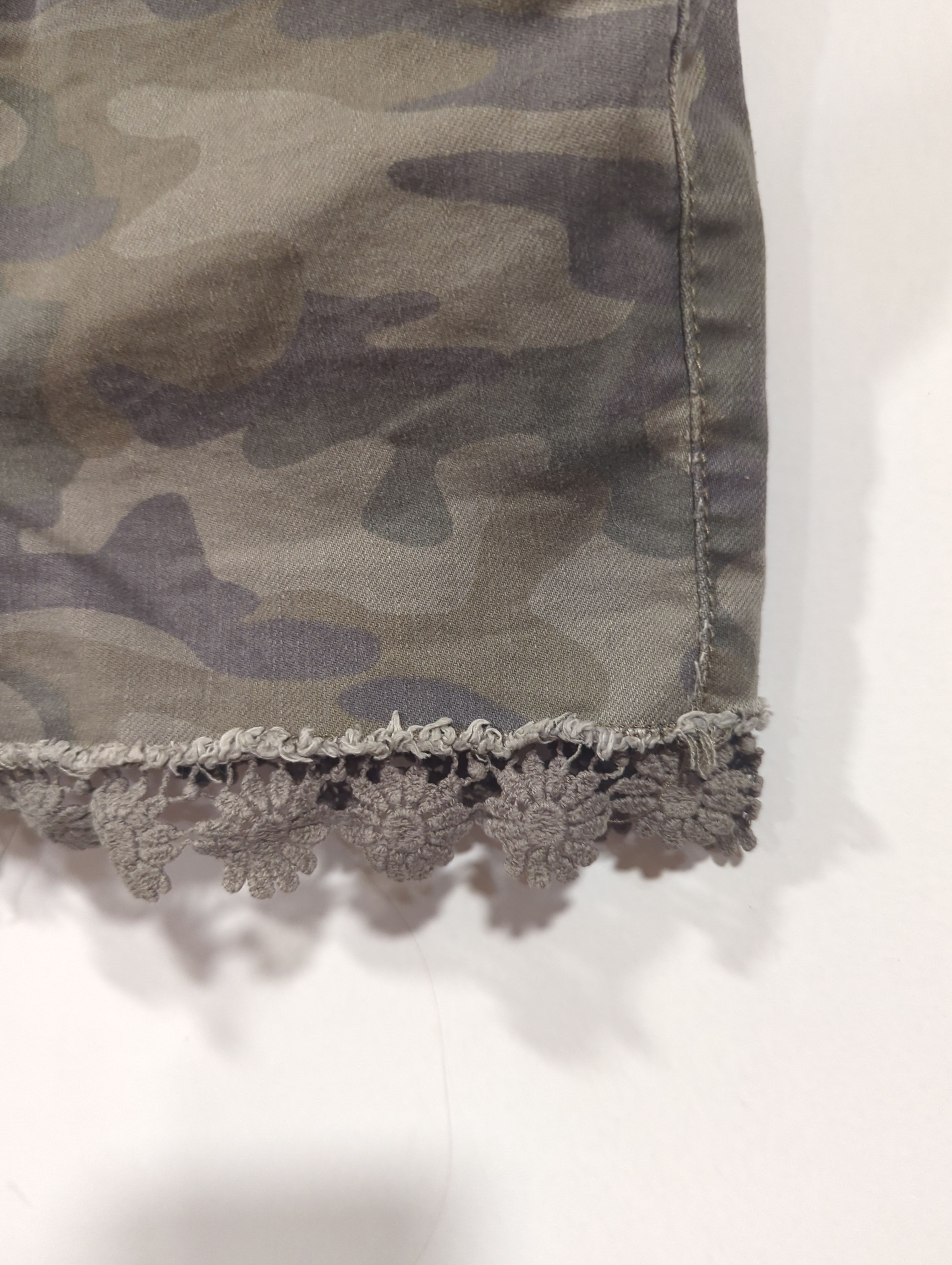 SO Girls Camo Lace Trim Shortalls - Image 3