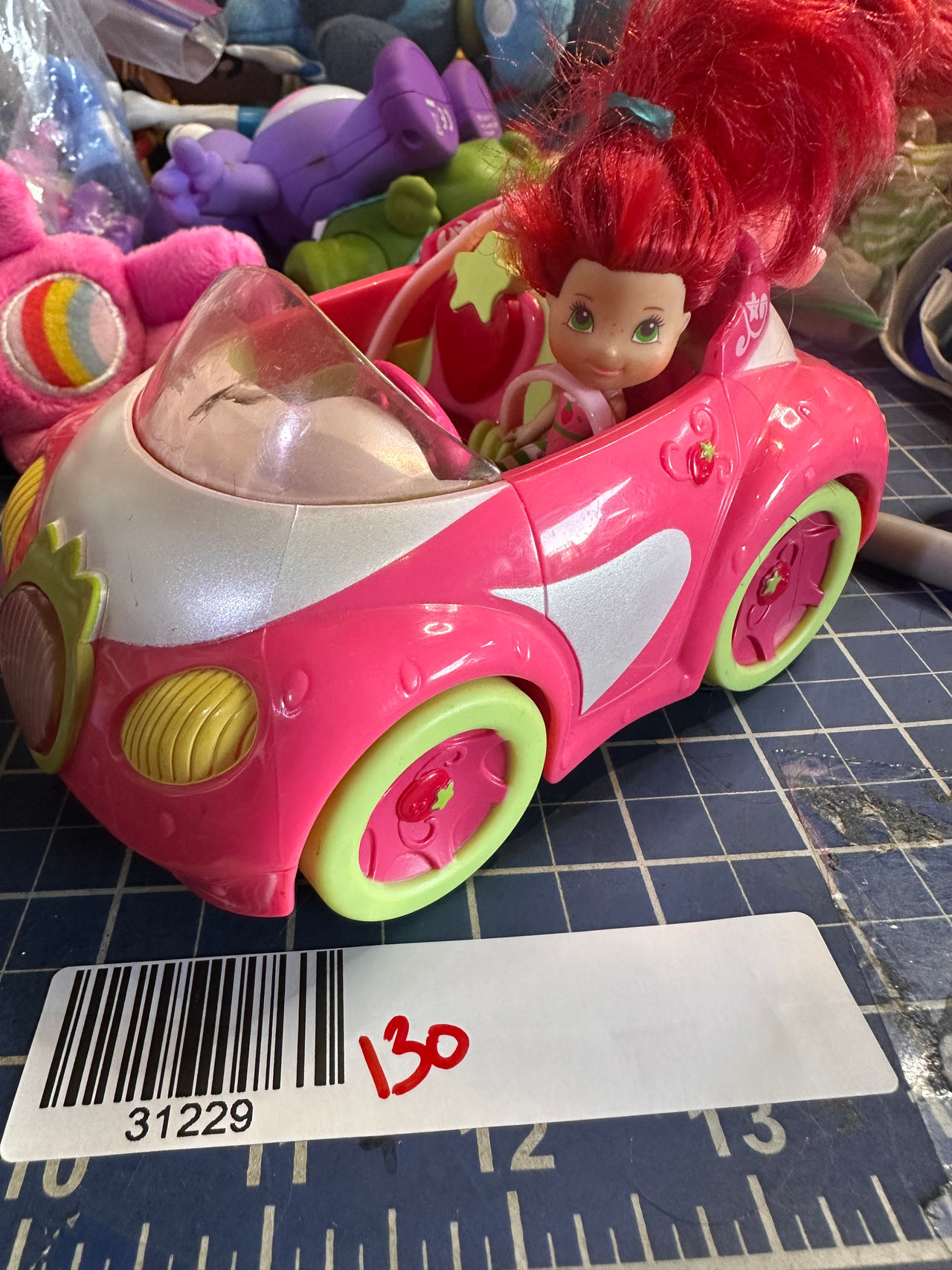 Strawberry Shortcake Berry Cruiser with Doll. 128
