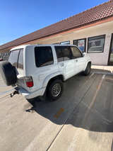 2000 Isuzu Trooper LS - Image 4
