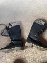 Timberland Boots ladies, size 8.5 boots with the fur perfect for back to school - Image 2