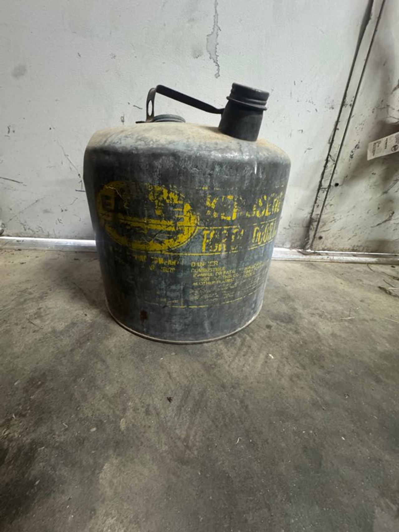 vintage metal oil can