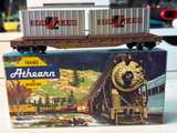 Athearn HO Scale Union Pacific Flatcar with Sea-Land Containers - Image 3