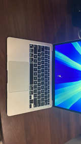 Apple MacBook Air M1 2020 - Image 3