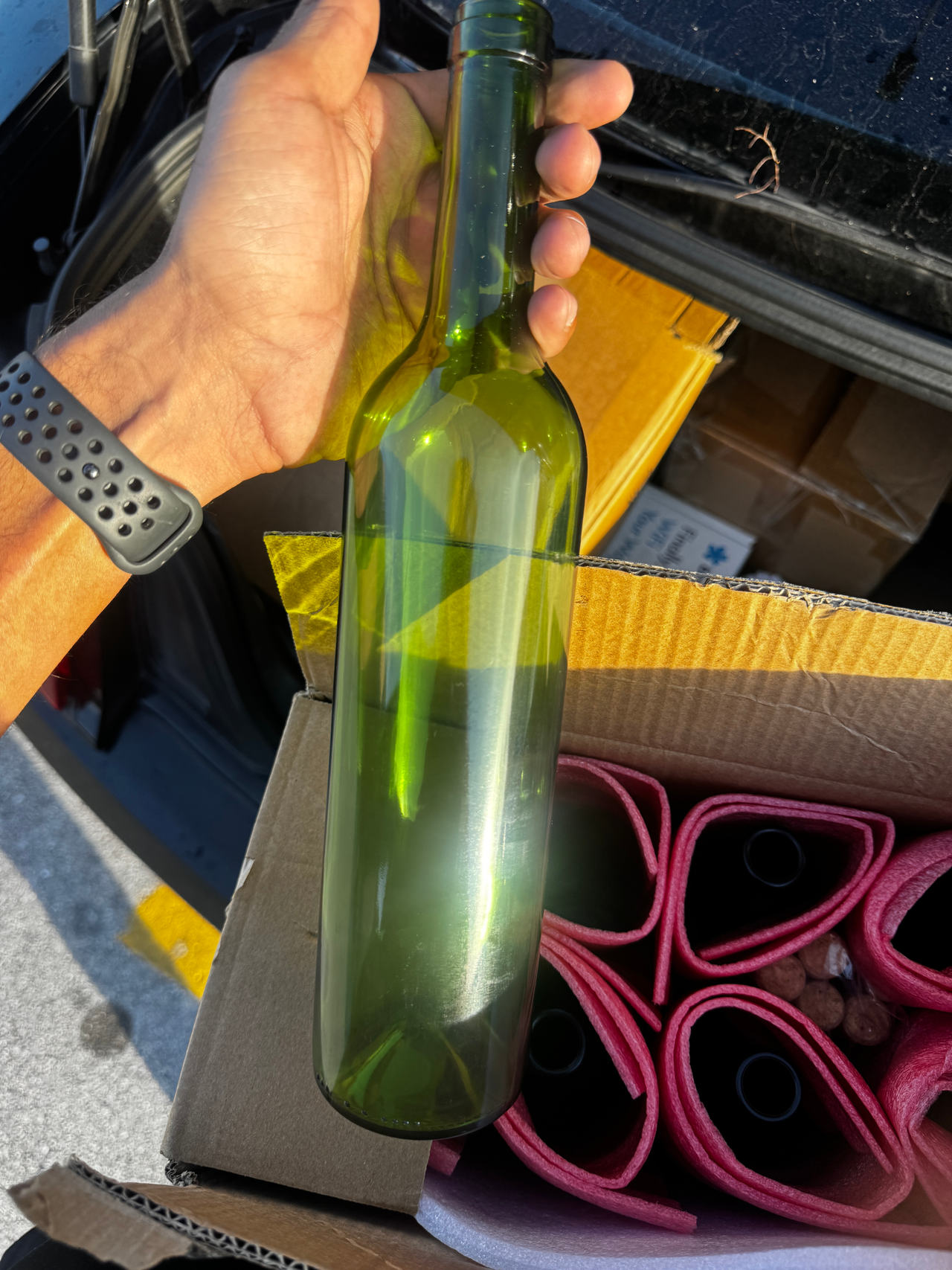 Crackle V 750ml Green Glass Wine Bottles (8 Pack)