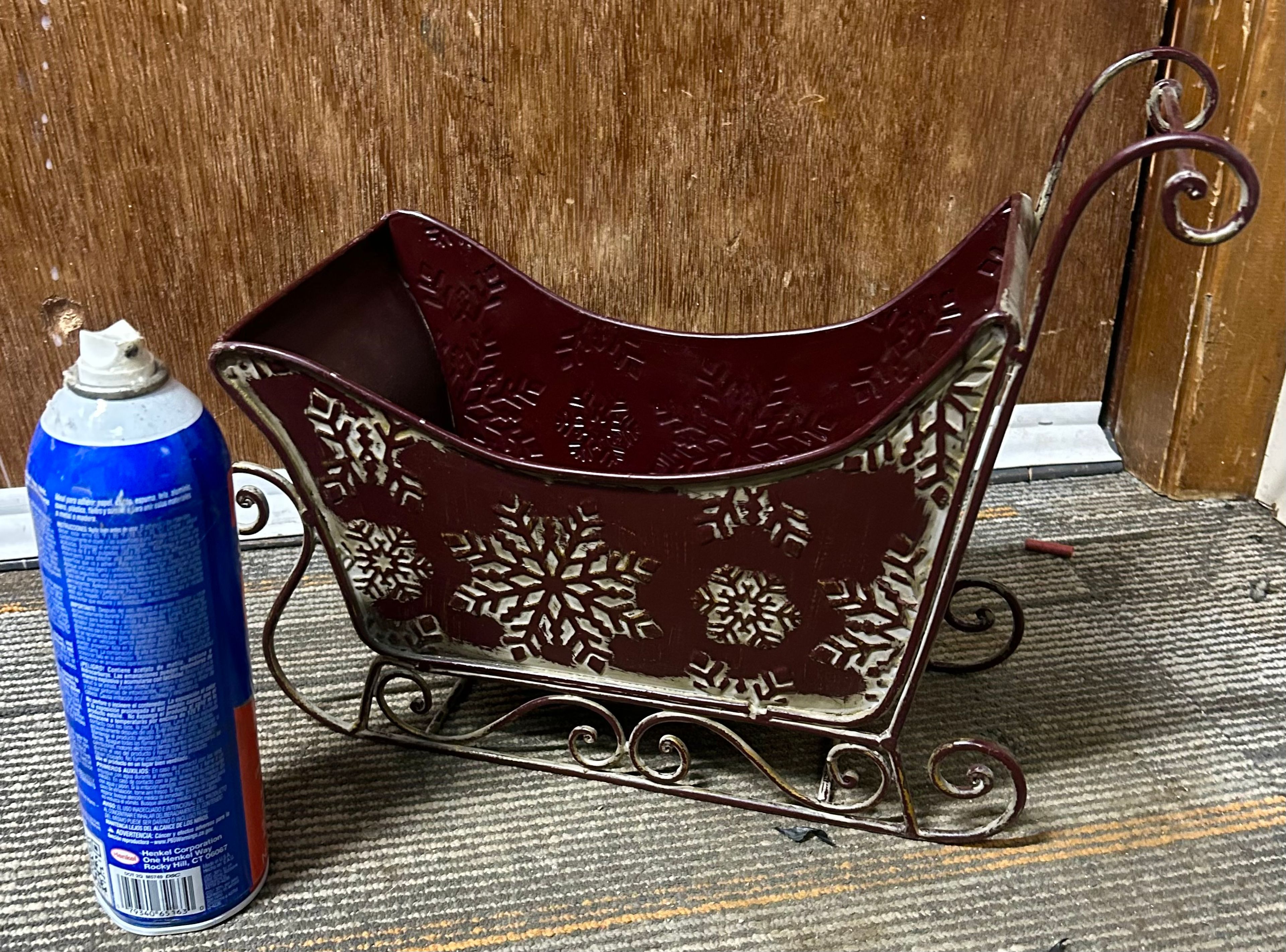 Red Metal Christmas Sleigh Plant Pot - Image 2