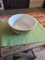 PYREX Spring Blossom Green 403 size (2.5 quart)  Mixing Bowl #11 - Image 3
