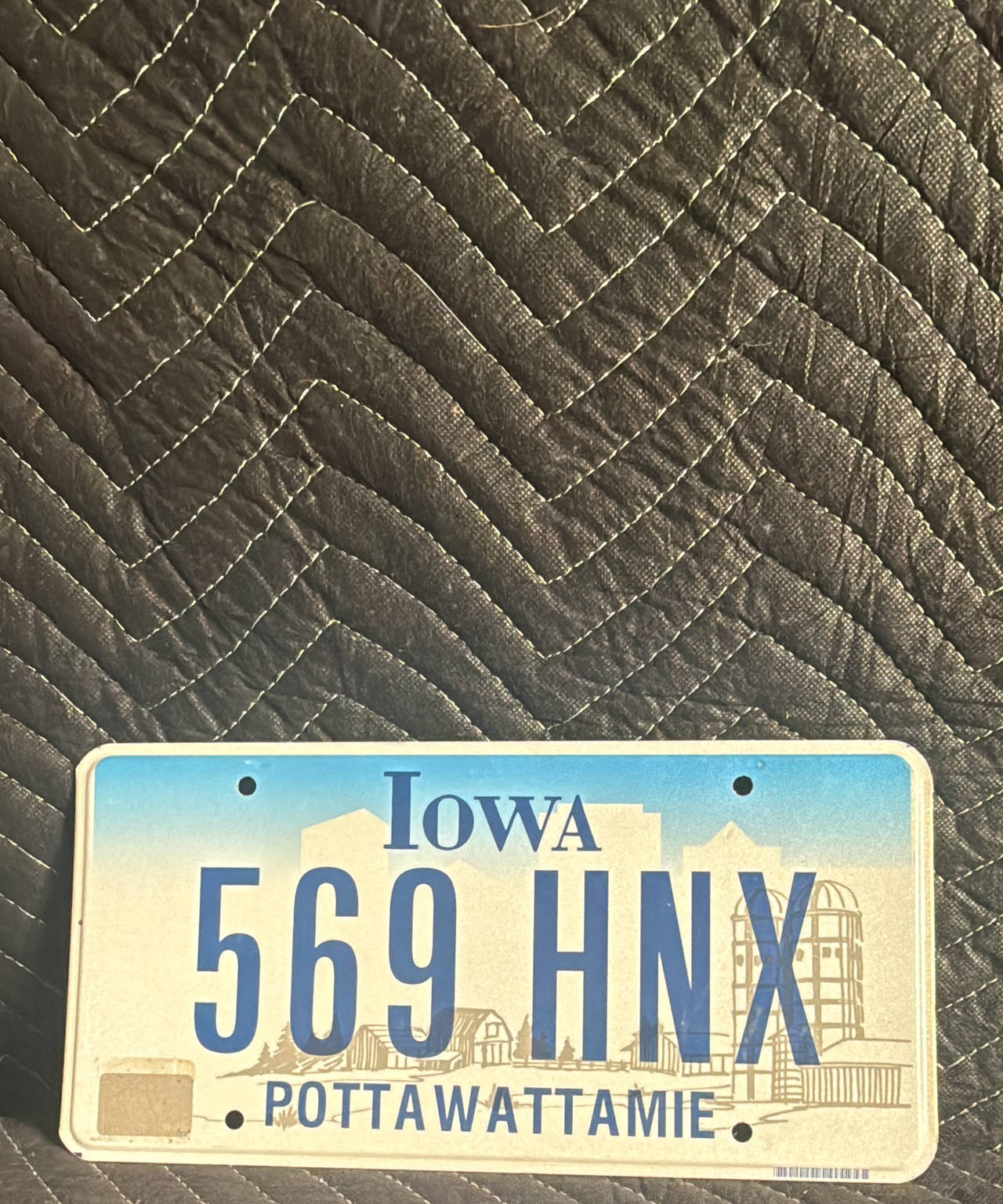 Iowa License Plate 569 HNX