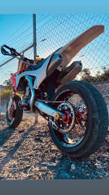 Honda CRF450R Supermoto - Image 2