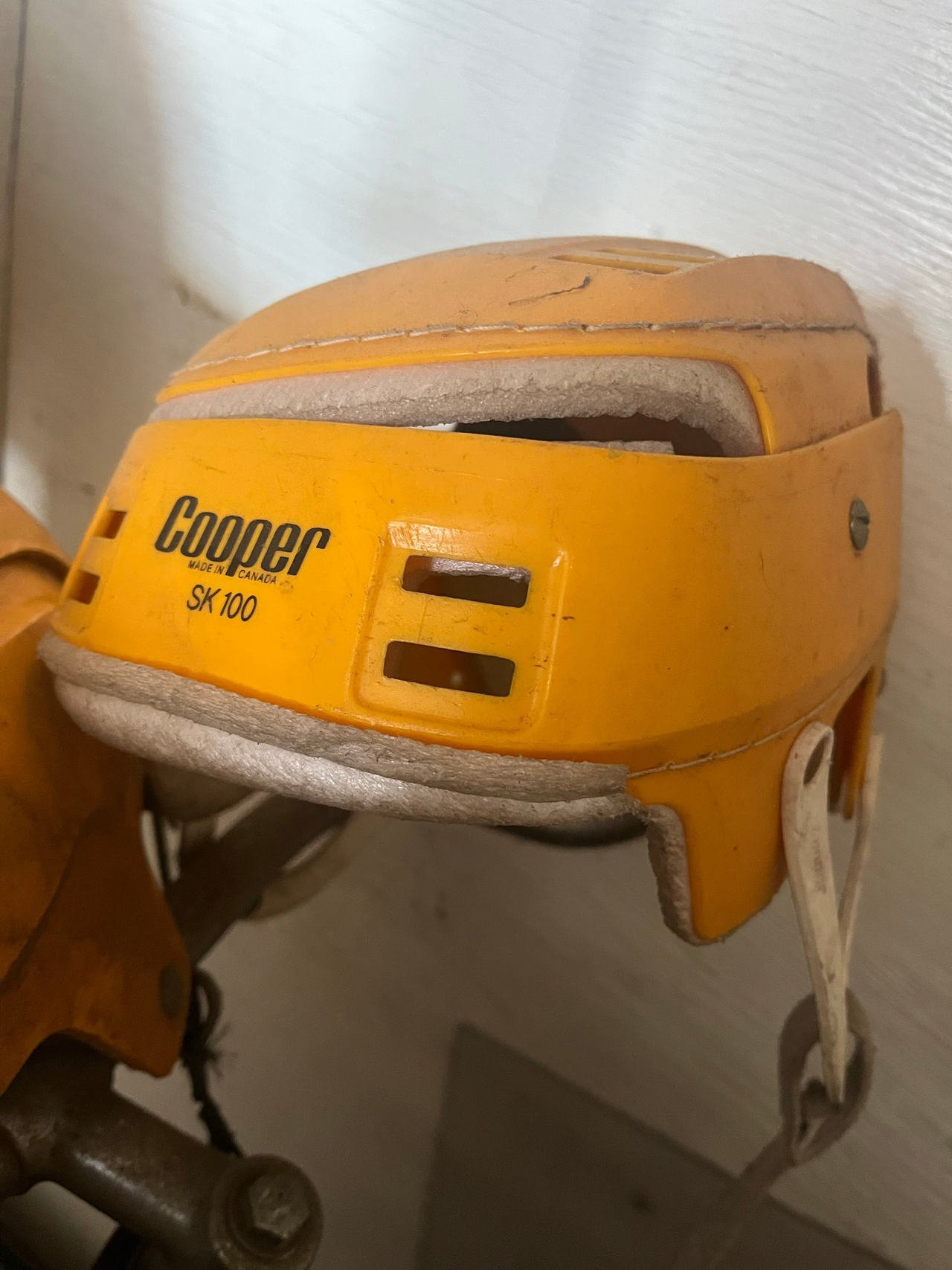 Cooper SK100 Hockey Helmet