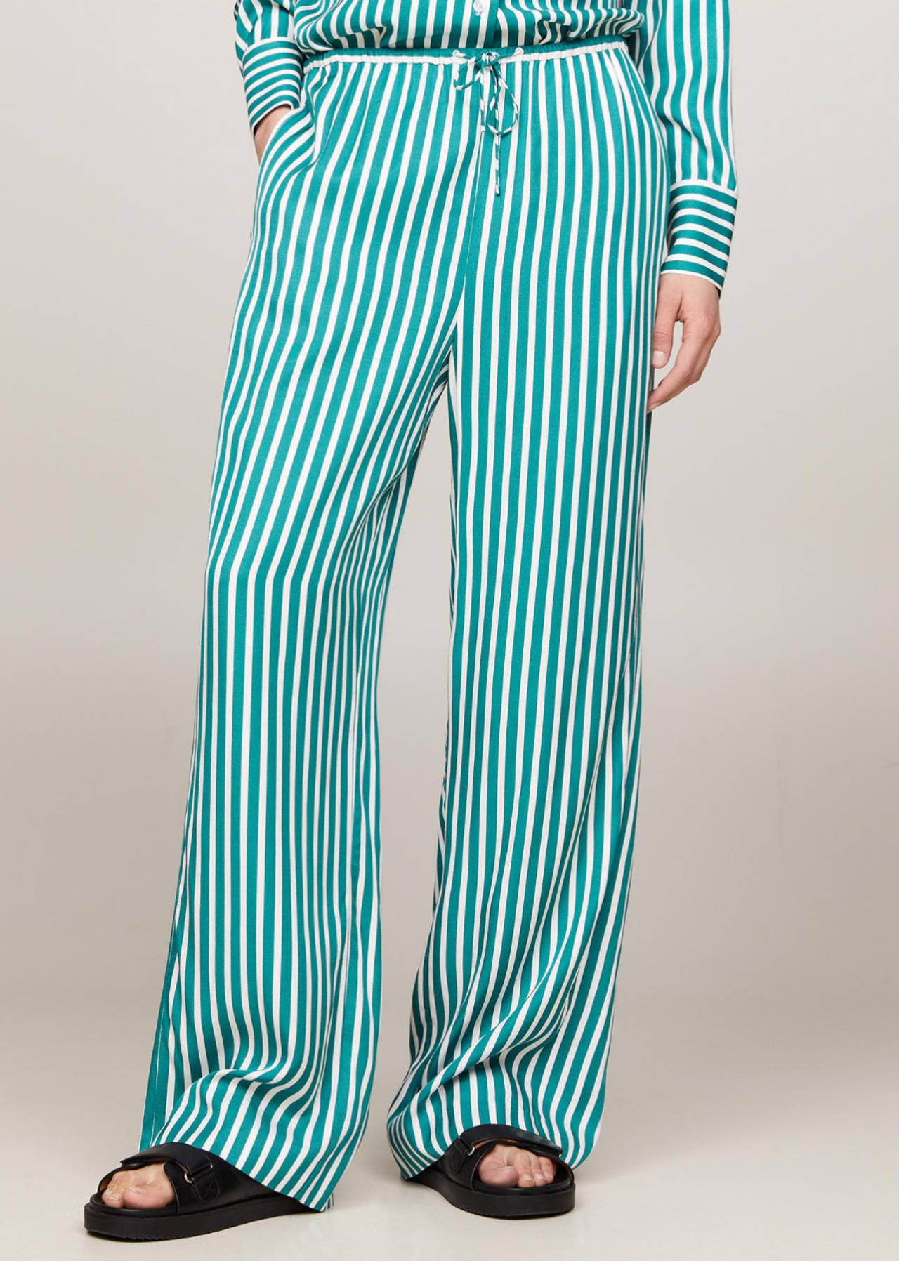 TOMMY HILFIGER SIZE 14-16 NWT
Striped Wide-Leg Pants RRP $199