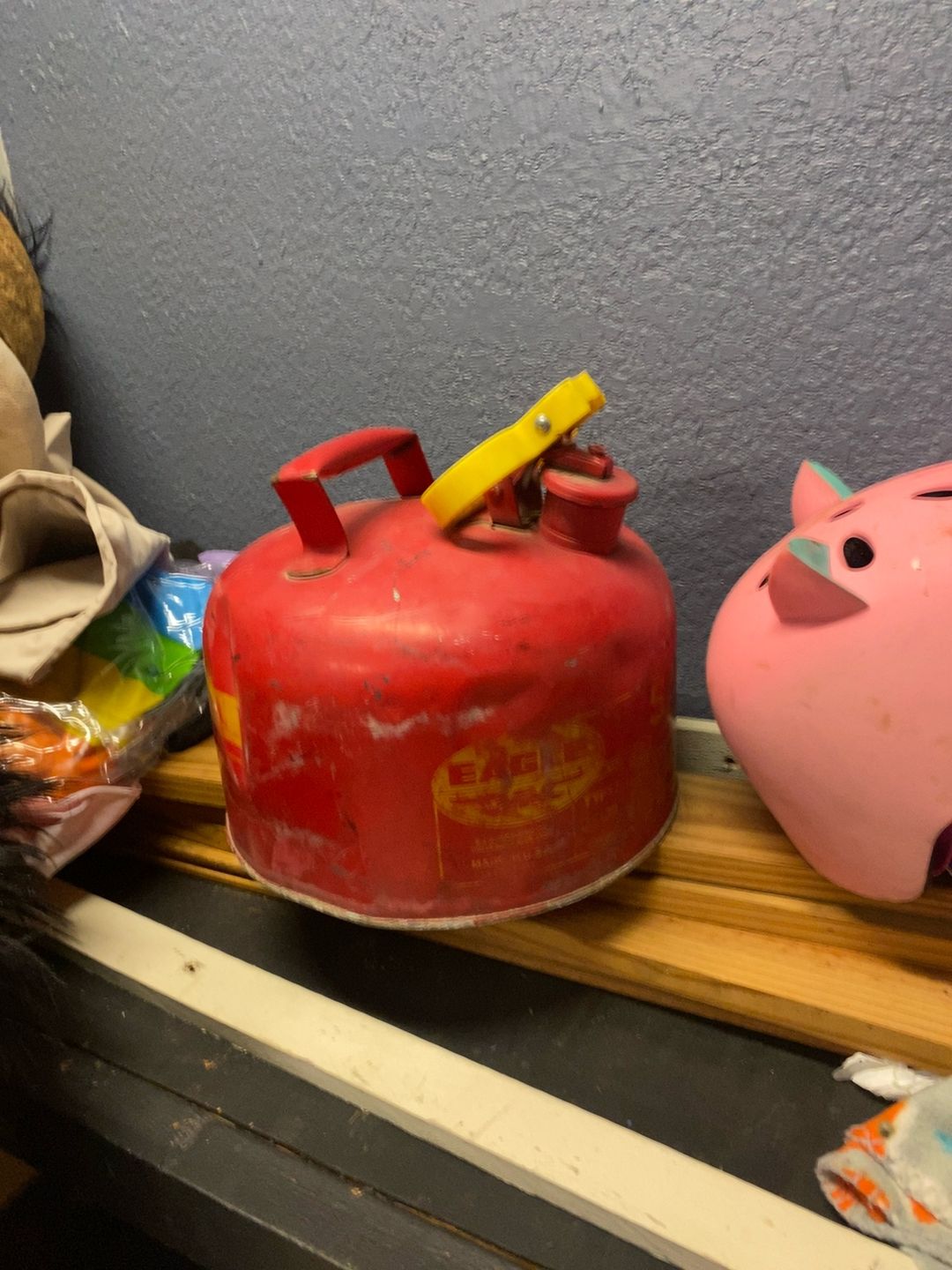 Eagle 2.5 Gallon Red Safety Gas Can