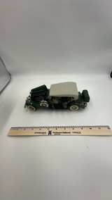 Franklin Mint 1932 Cadillac V-16 Phaeton 1:24 Scale - Image 7