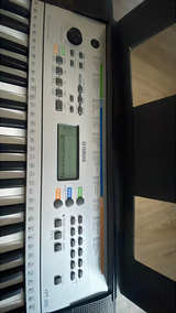 Electric Yamaha portable keyboard  - Image 2