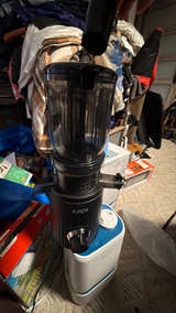Masticating Slow Juicer Machine - Image 1