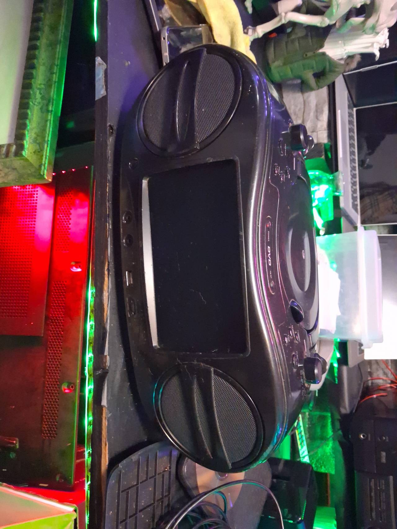 GPX BD707B Portable DVD/CD Boombox with 7" Screen