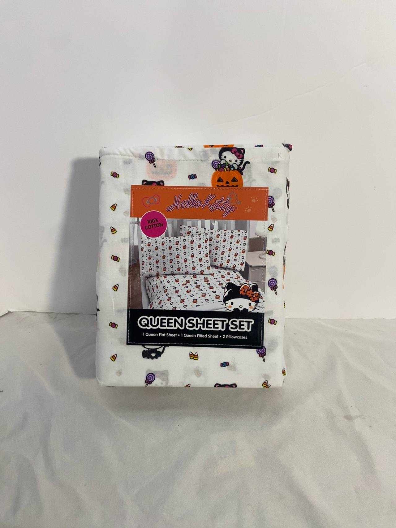 Hello Kitty Halloween Queen Sheet Set – White with Witches