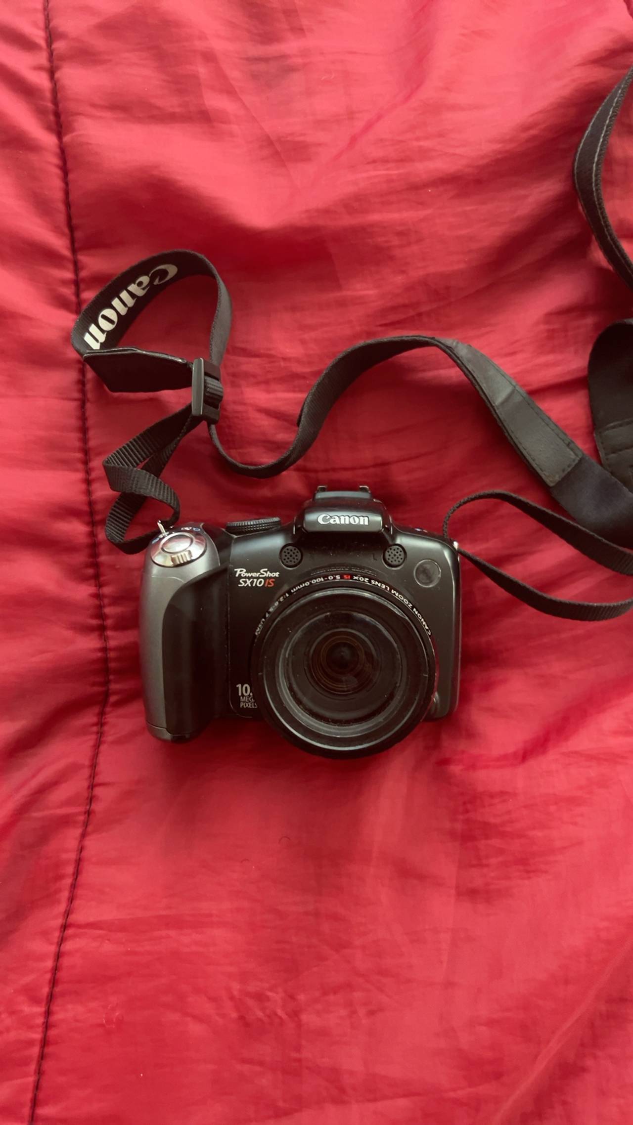 Canon PowerShot SX20 IS 12.1MP 20x Zoom Bridge Camera