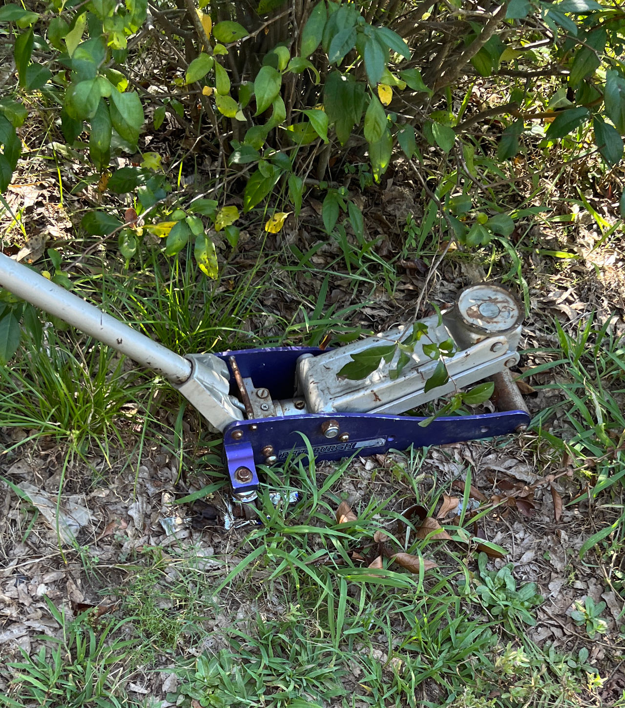 Pittsburgh 1.5 Ton Aluminum Racing Floor Jack