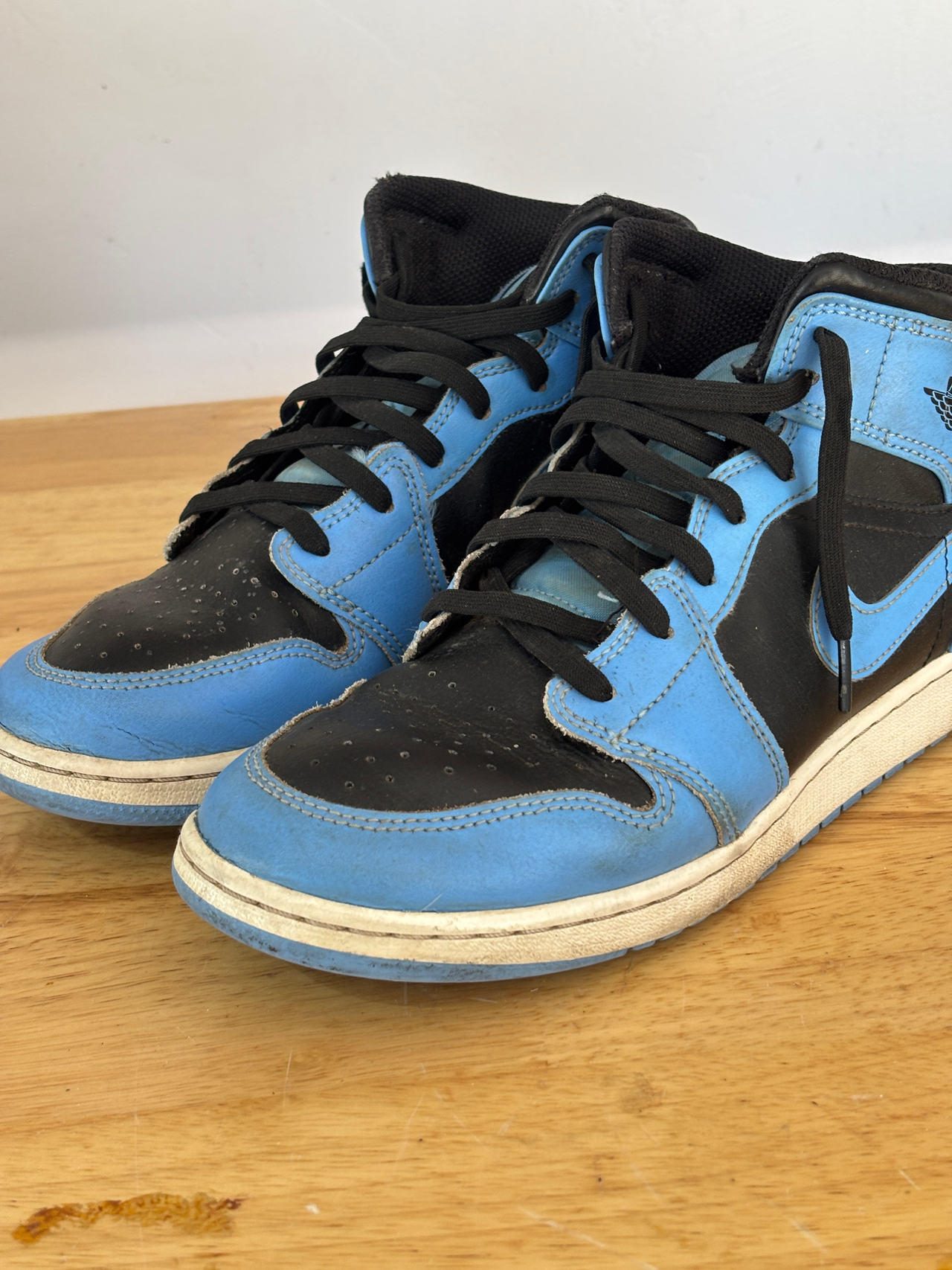 Air Jordan 1 Retro High OG 'University Blue' Youth Size 7