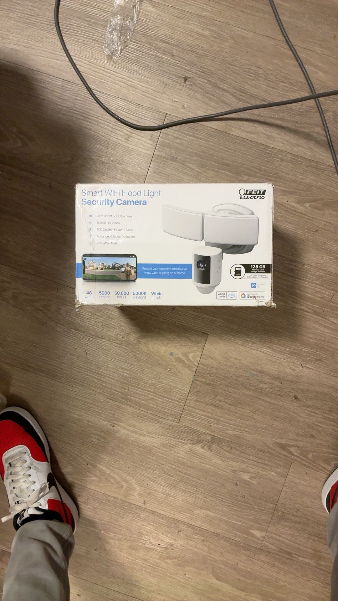 Feit Electric SEC5000/CAM/WIFI Dual Head Smart Floodlight Camera