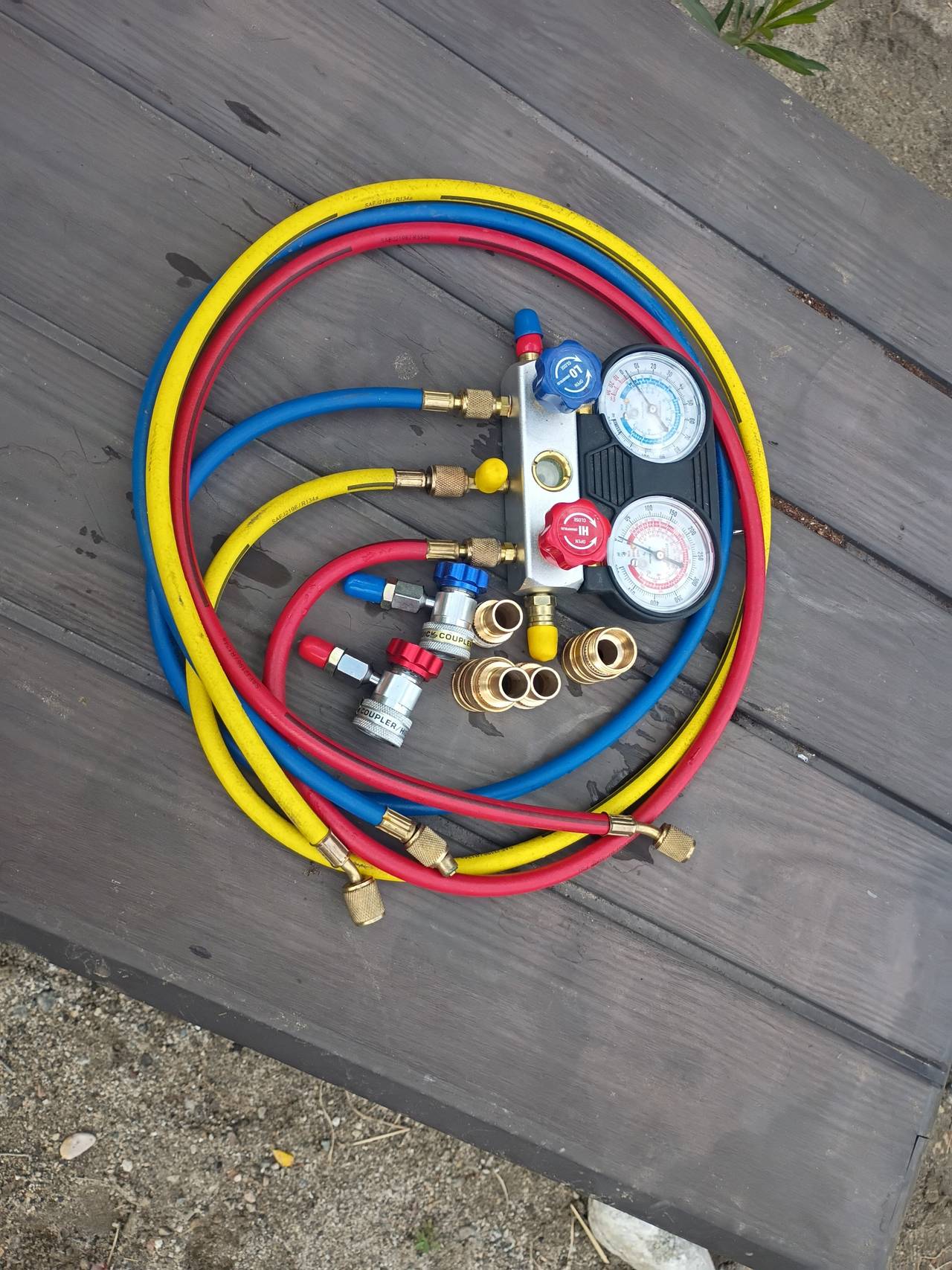 AC Manifold Gauge Set with Hoses and Couplers