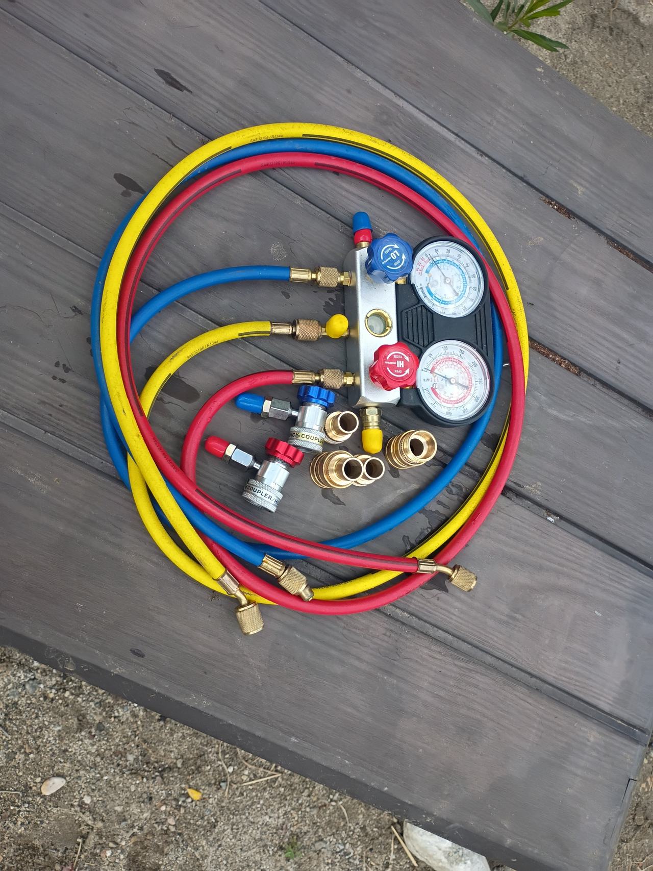 AC Manifold Gauge Set with Hoses and Couplers