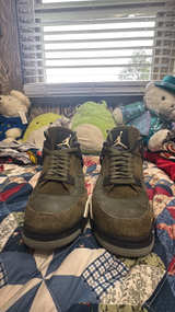 Air Jordan 4 Retro SE 'Craft Olive' - Image 1