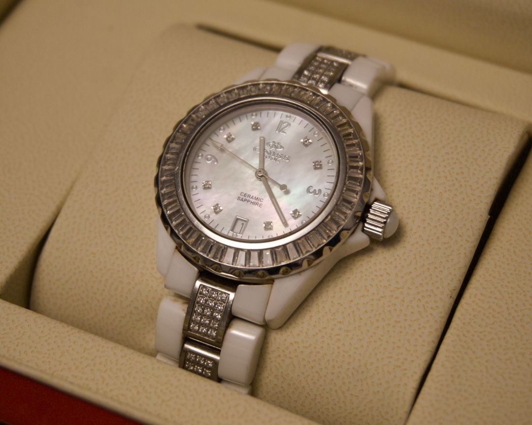 Oniss Paris White Ceramic Watch – Sapphire Crystal, Mother-of-Pearl Dial