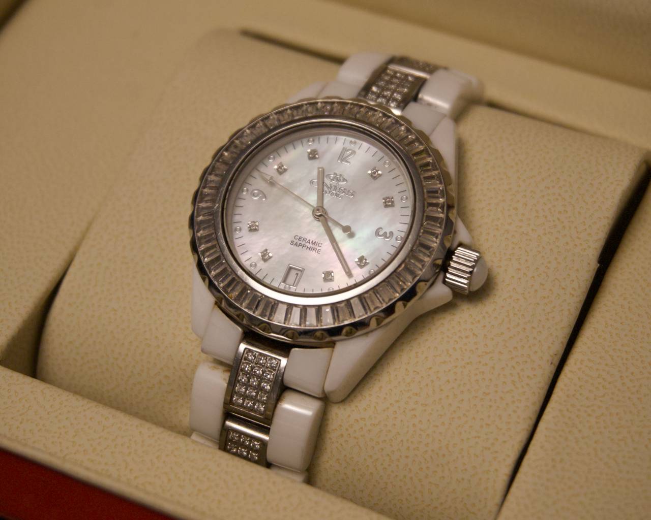 Oniss Paris White Ceramic Watch – Sapphire Crystal, Mother-of-Pearl Dial