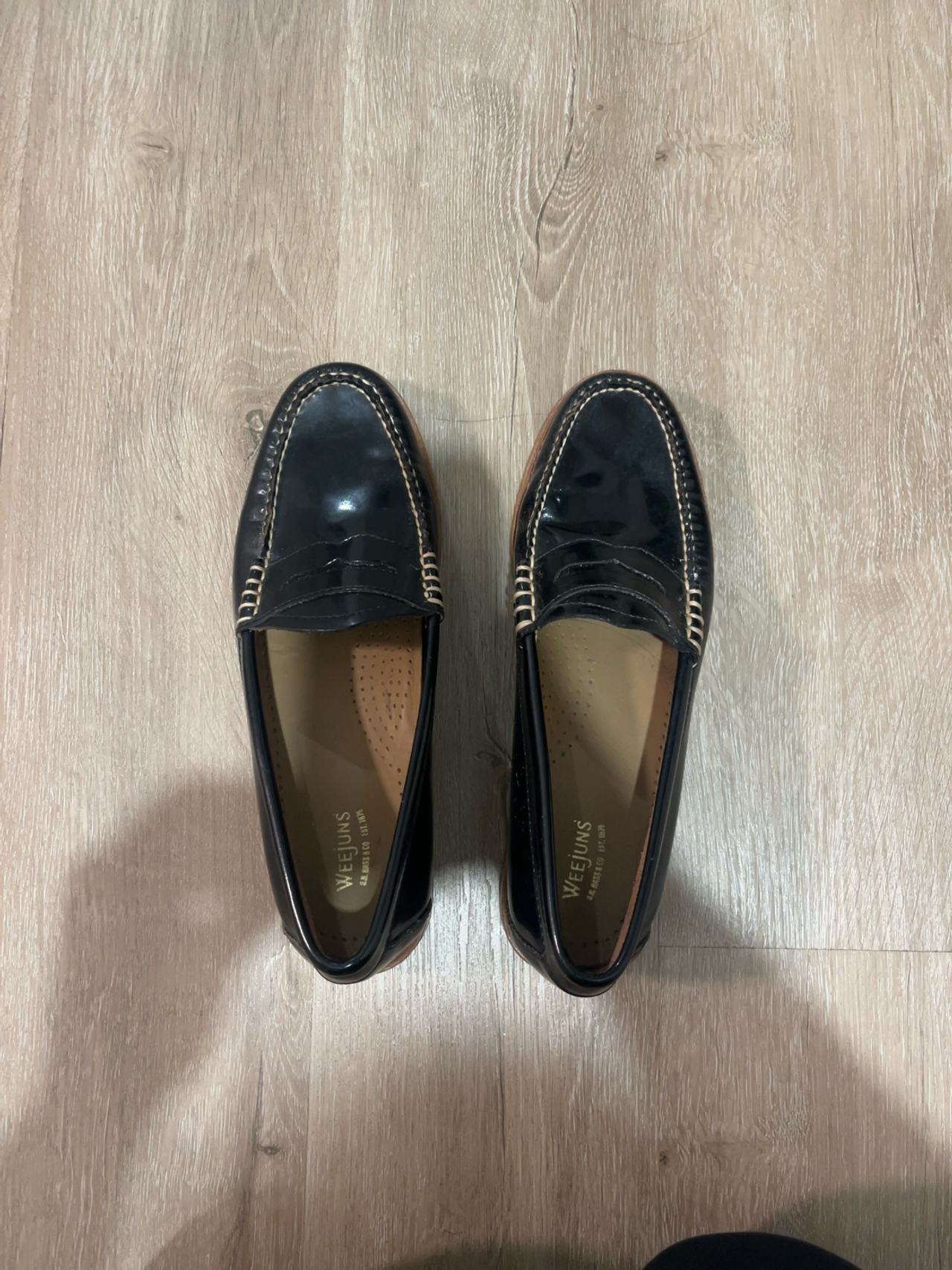 G.H. Bass Weejuns Black Patent Leather Penny Loafers  size 7.5