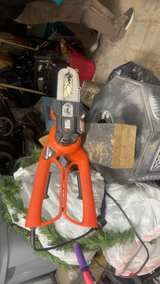 Black+Decker LP1000 Alligator Lopper 6-inch Corded Electric Chainsaw - Image 1