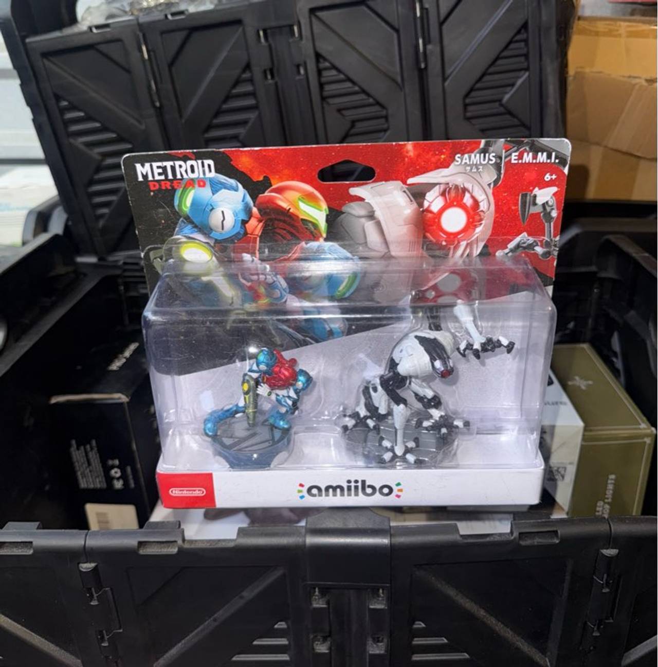 Metroid Dread amiibo 2-Pack (Samus & E.M.M.I.)