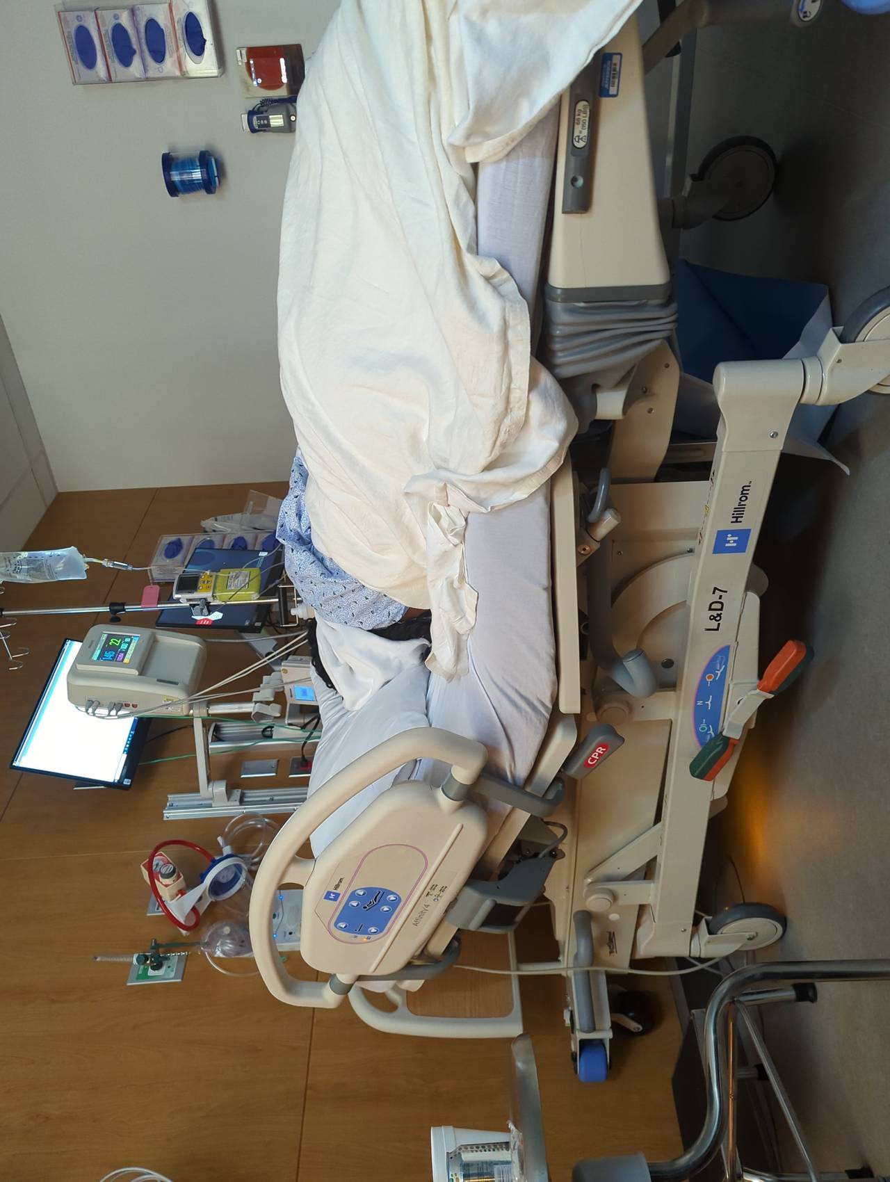 Hillrom Affinity 4 Birthing Bed